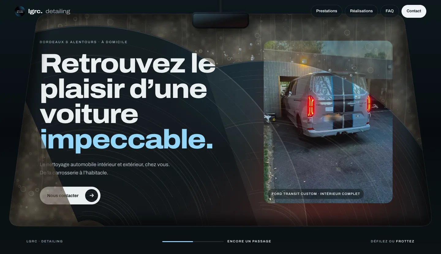 Site de LGRC Detailing : un pare-brise sale nettoyé par les essuie-glaces dès l’arrivée